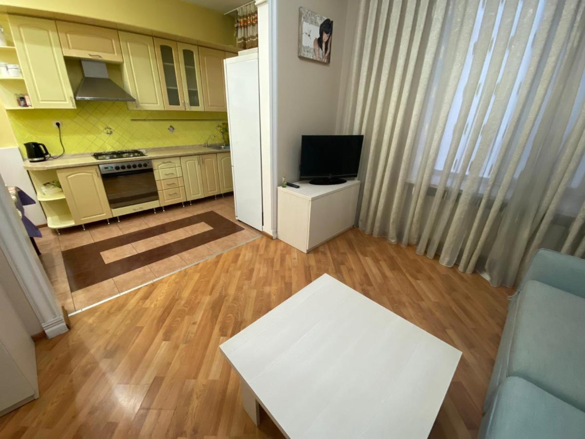 Stefan Cel Mare Apartment With 2 Rooms In The Heart Of Chisináu Exterior foto