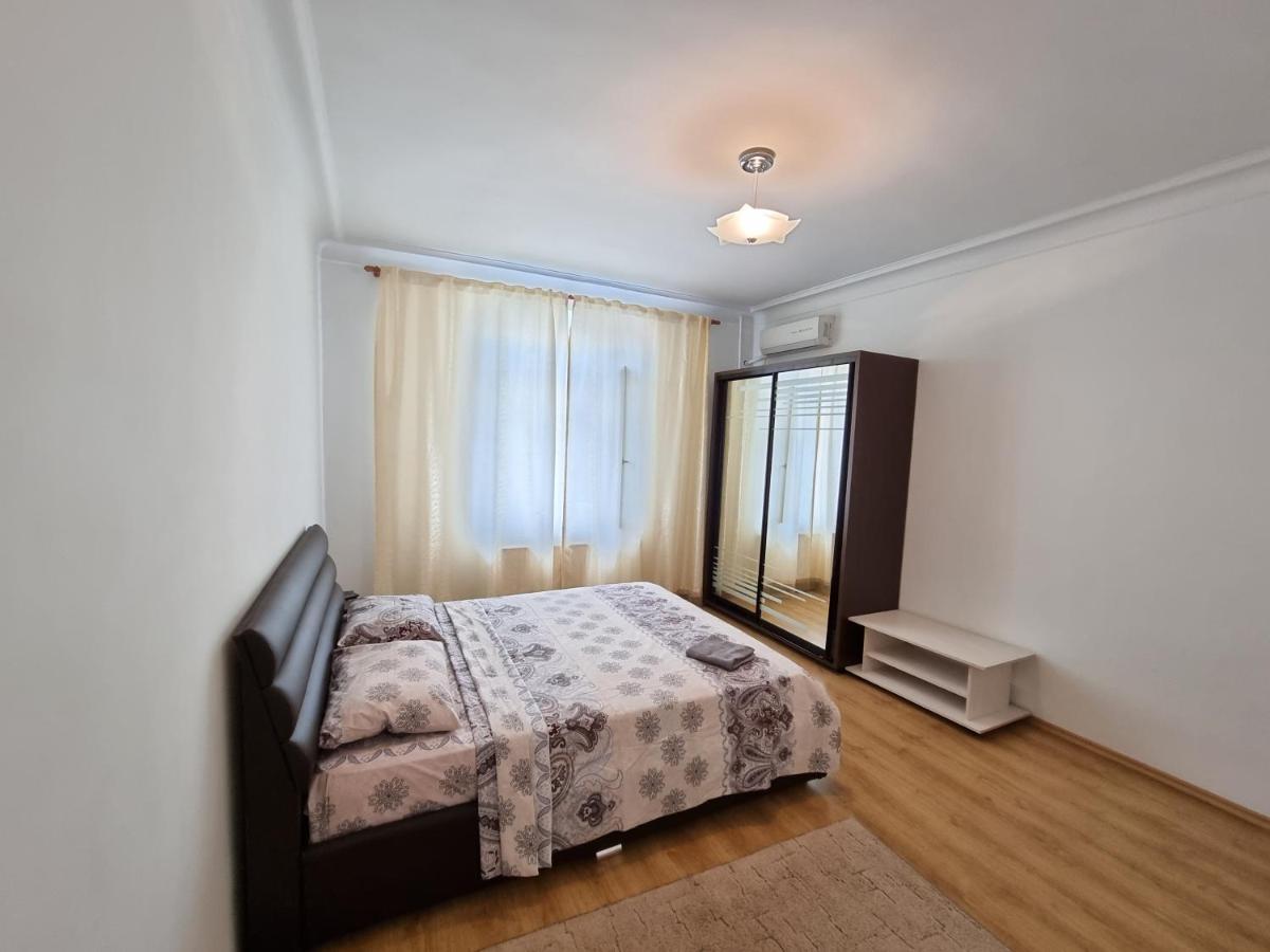 Stefan Cel Mare Apartment With 2 Rooms In The Heart Of Chisináu Exterior foto