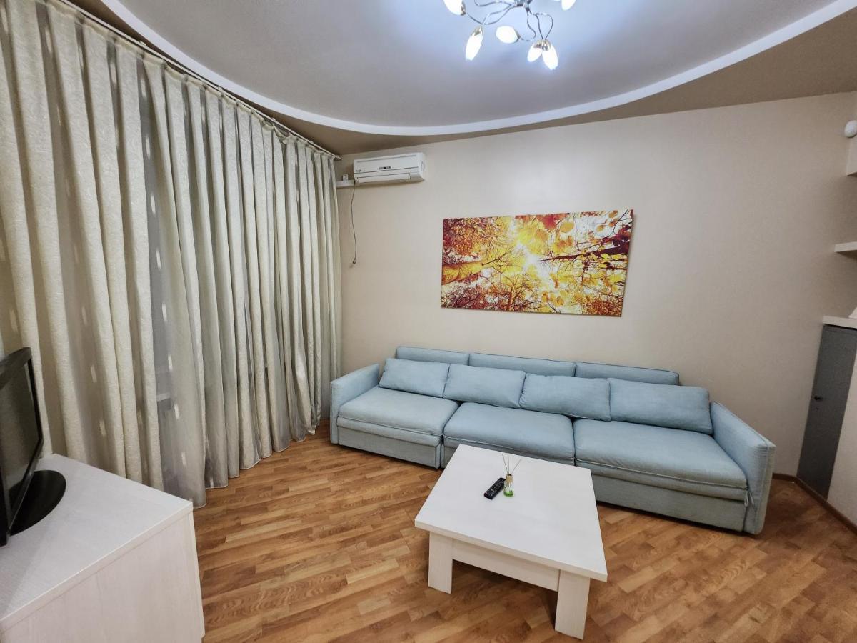 Stefan Cel Mare Apartment With 2 Rooms In The Heart Of Chisináu Exterior foto